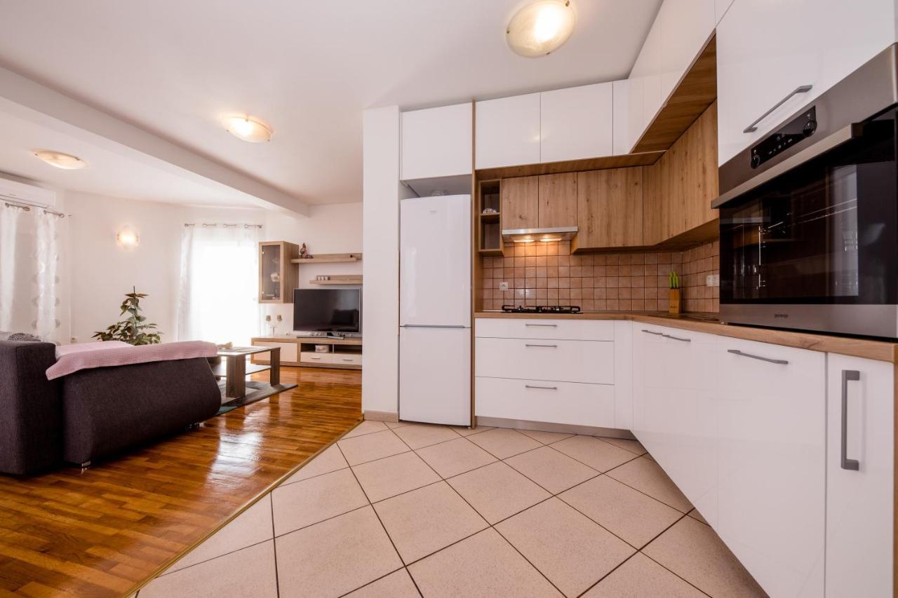 Zeljko Apartmani Лопар Екстериор снимка